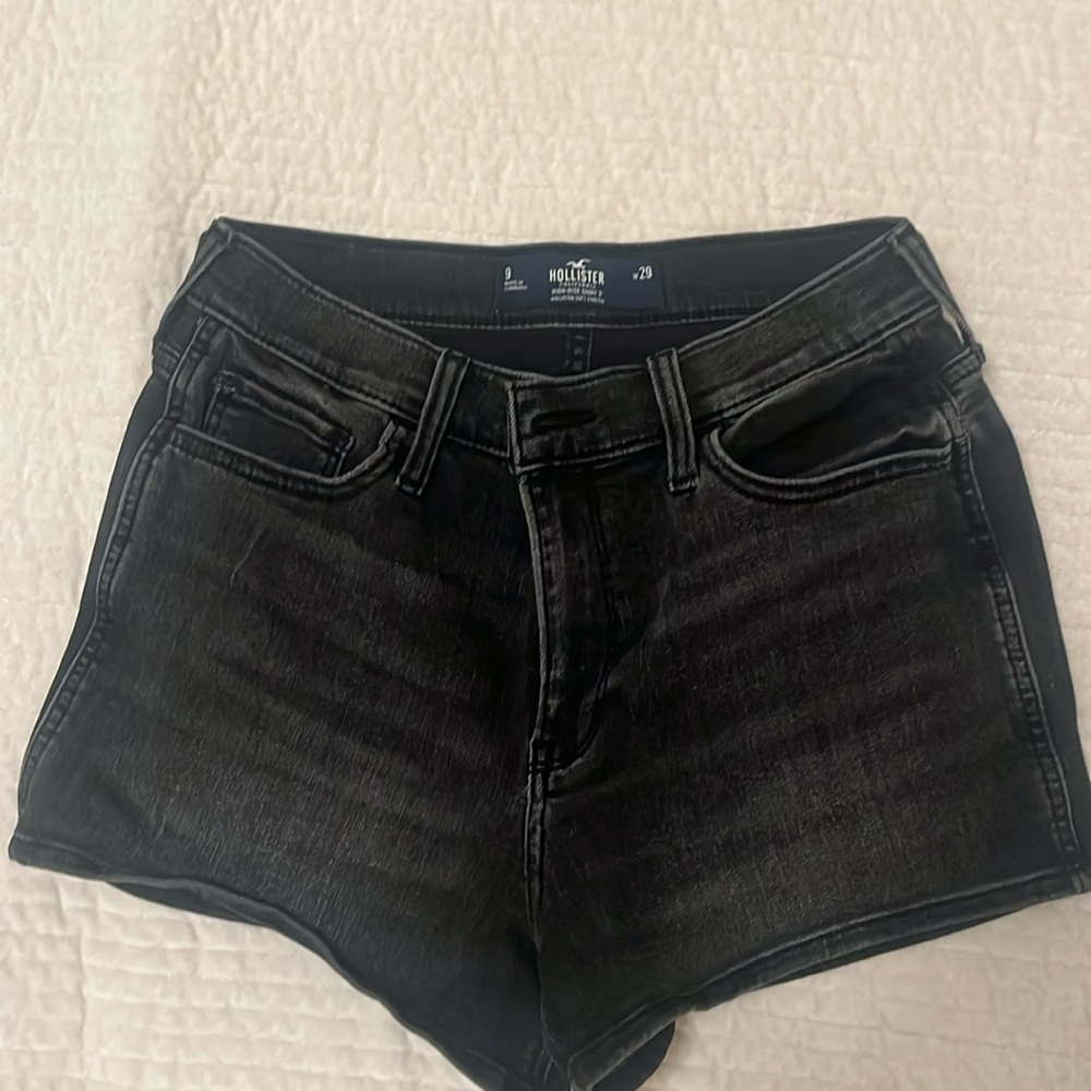 Hollister high rise short 3”